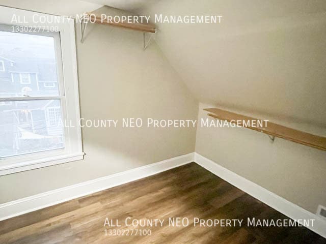 Building Photo - 1222 W Clifton Blvd