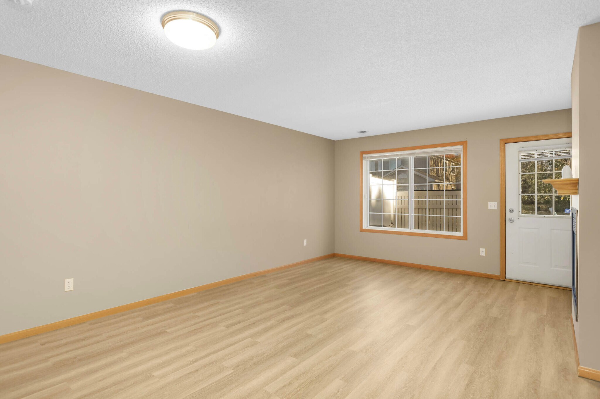 Building Photo - 4415 Naper Bay