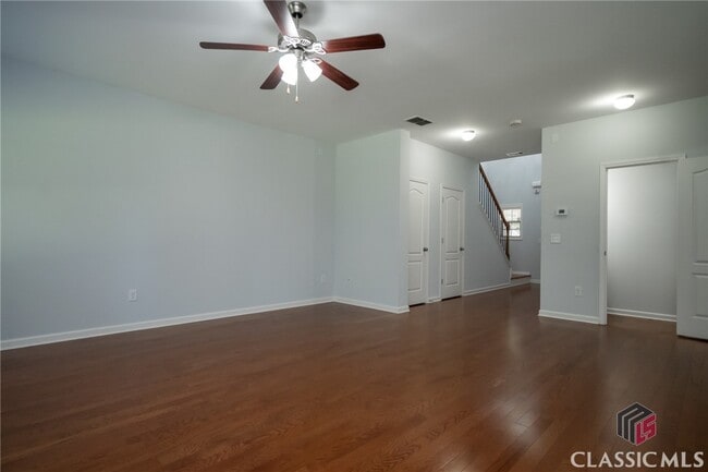 Building Photo - 168 Putters Dr
