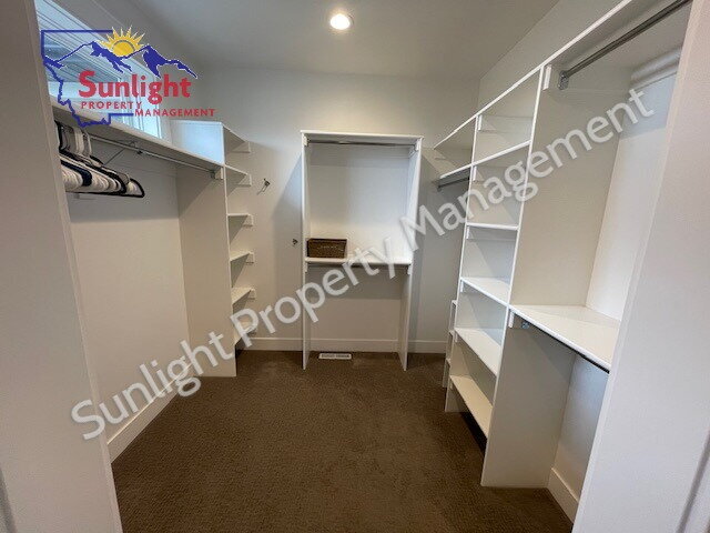 Building Photo - Spacious 4-Bedroom, 3-Bath Home in Desirable Neighborhood – Available February 1, 2026