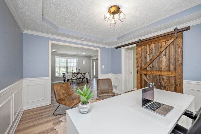 Building Photo - 4016 Kenesaw Dr