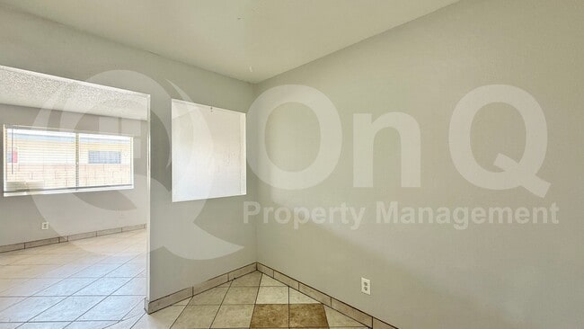 Building Photo - 132 E Ingram St