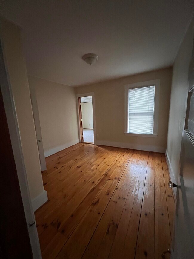 Building Photo - 198 Alsace St