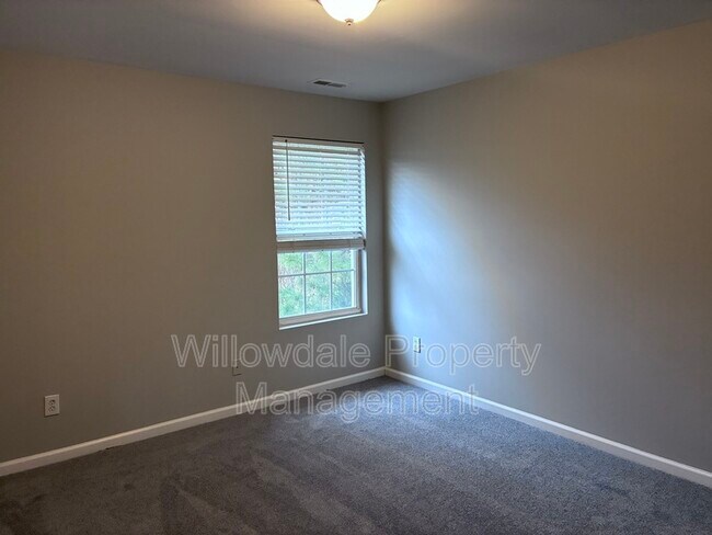 Building Photo - 954 Shining Wire Way