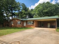 Building Photo - Ideal Statesville Location