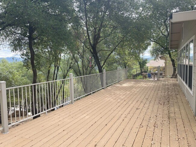 Building Photo - Lake view 3 bedroom, 3 bath plus office in Lake Wildwood, Penn Valley, CA