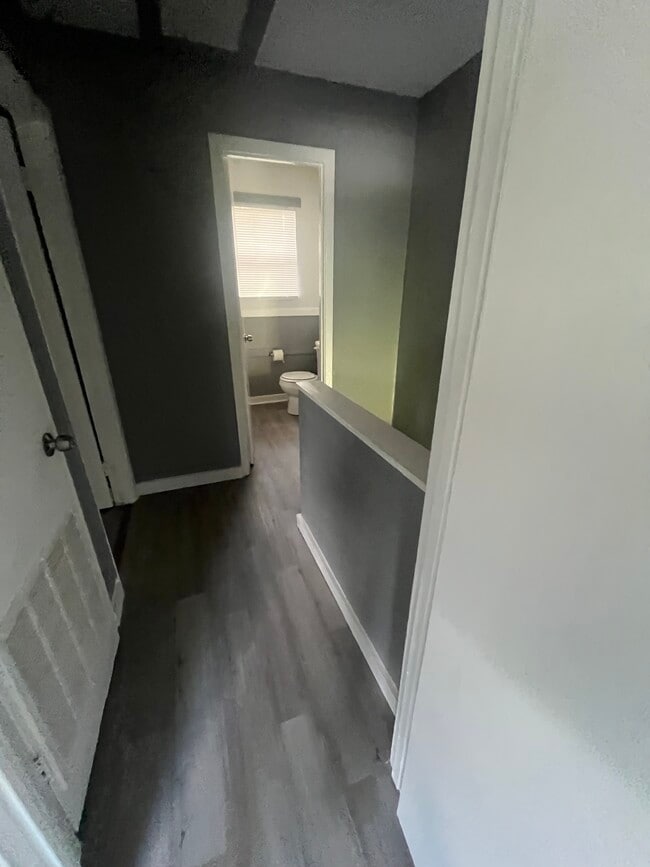 Building Photo - 2107 Meriwood Dr