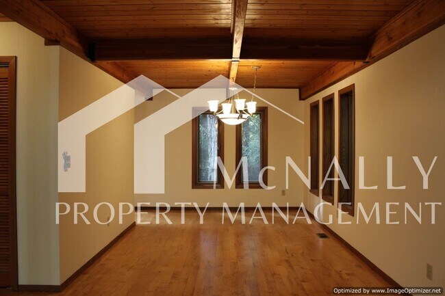 Building Photo - Wonderful 3-Bedroom Lindal Home on 5 Acres in Artondale