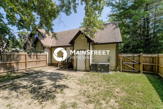 Building Photo - 3203 Lakeford Dr