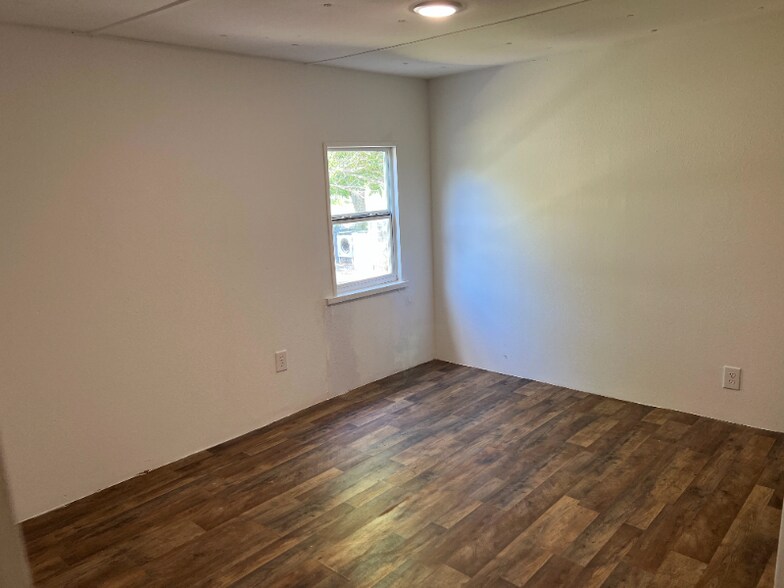 Building Photo - 3475 Populatic St