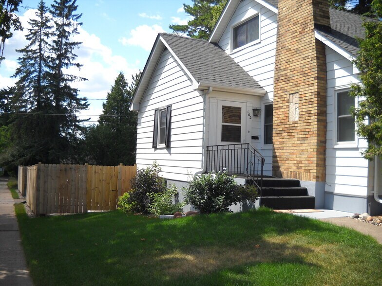 House entry - 102 W College St