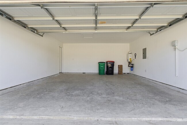 Building Photo - 28731 Bottom Grass Trl