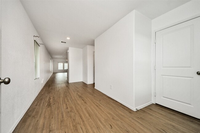 Building Photo - 18915 Sorento Bay Ln