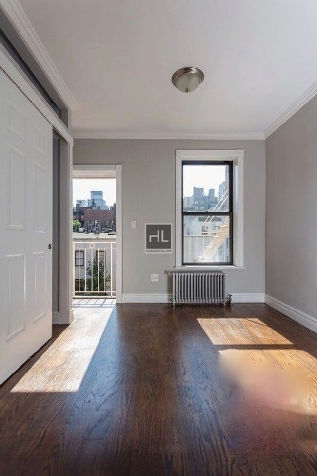 Building Photo - 213 E 26th St