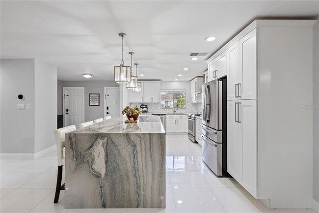 Building Photo - 10303 Lollipop Ln