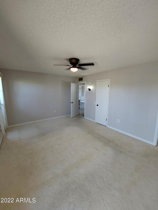 Building Photo - 13204 W Hyacinth Dr