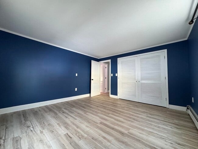 Building Photo - 240 Leda Ave