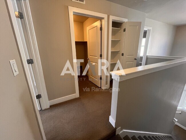 Building Photo - 7533 Vinci Pl