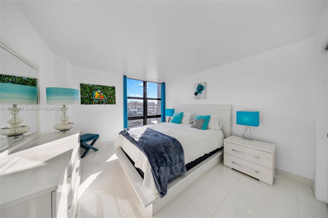 Building Photo - 3031 N Ocean Blvd