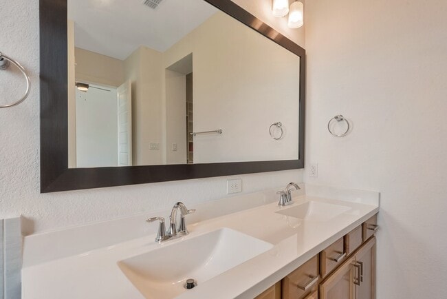 Building Photo - 10927 Keaton Landing Dr