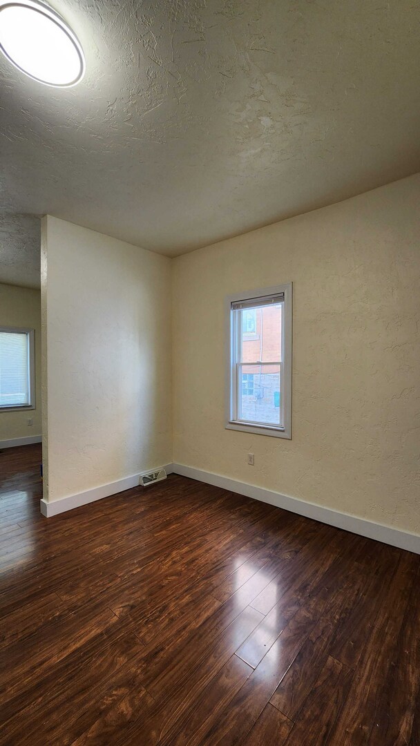 Building Photo - Beautiful 4BR 2 full bath house now showing!