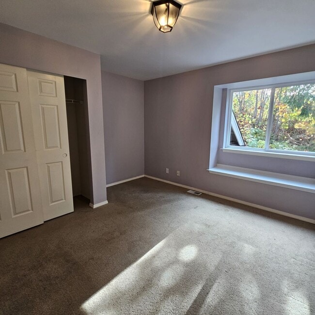 Building Photo - Bright and Stunning 2-Story Home with Dayl...