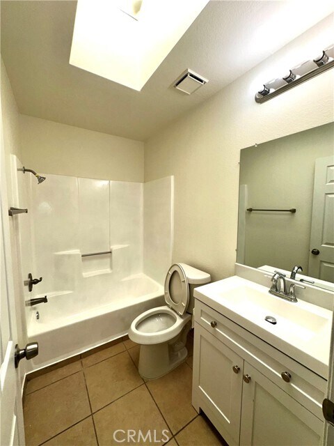 Building Photo - 10918 Maya St