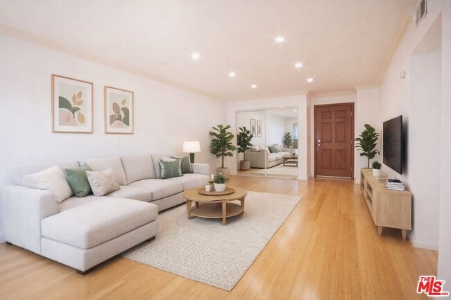 Building Photo - 1154 S Barrington Ave