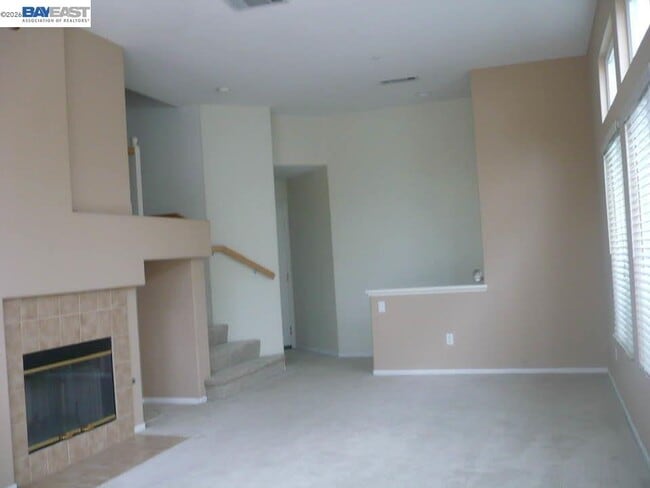 Building Photo - 16861 Wren Haven Way