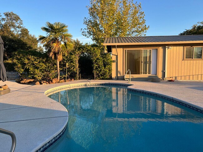 Building Photo - This Anderson Home is a Must See! Amazing Views of Lassen!