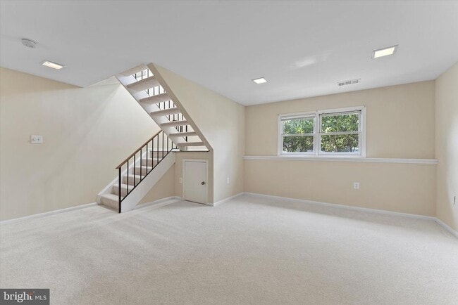 Building Photo - 7385 Emerald Dr
