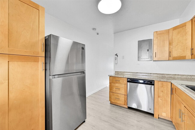 Building Photo - 2409 Taft St