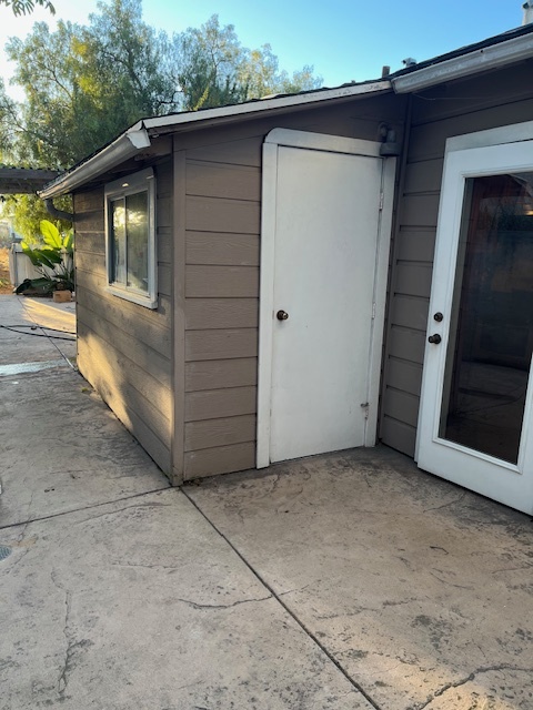 door to back laundry room - 625 W Maple St