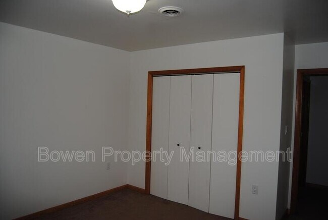 Building Photo - 419 Guilford Ave