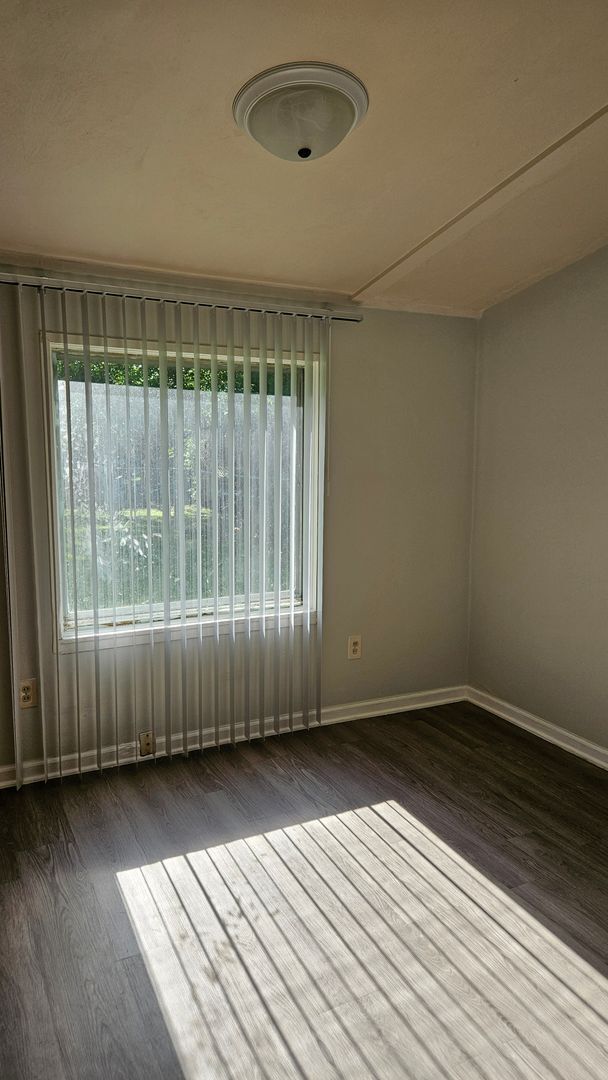Building Photo - 2717 S Villa Dr