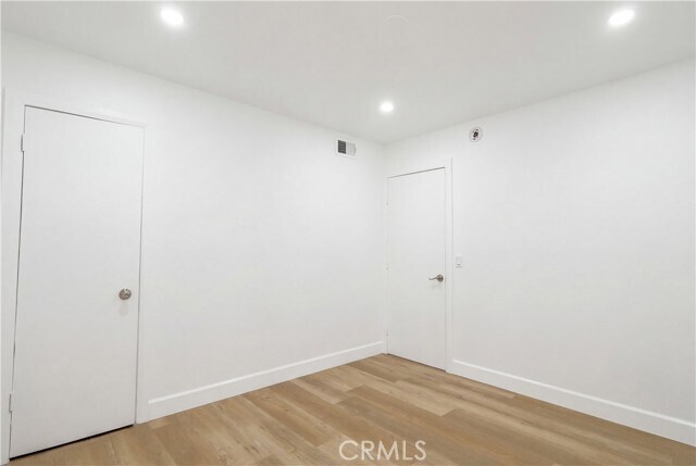 Building Photo - 2818 W Bridgeport Ave