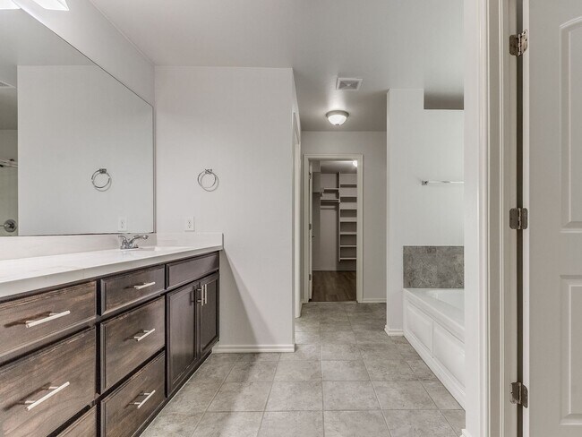 Building Photo - 15704 Caney Dr