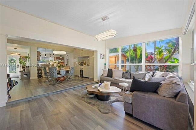 Building Photo - 1935 Keystone Blvd