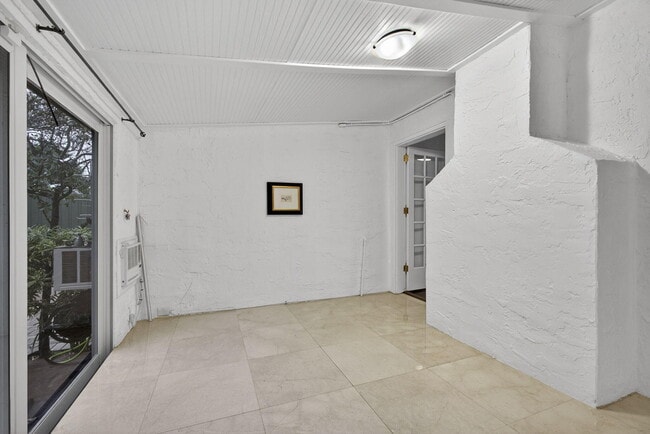 Building Photo - 616 Upland Rd