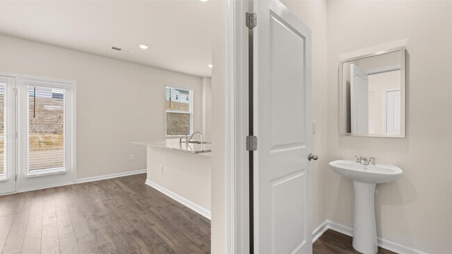 Building Photo - 4 Bedroom 2.5 Bath in Grovetown