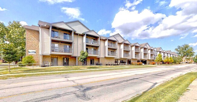 Building Photo - 502 E Springfield Ave