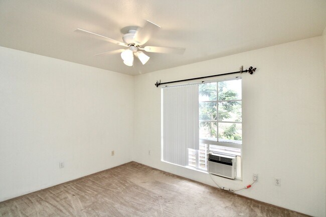 Building Photo - 94-692-692 Lumiauau St