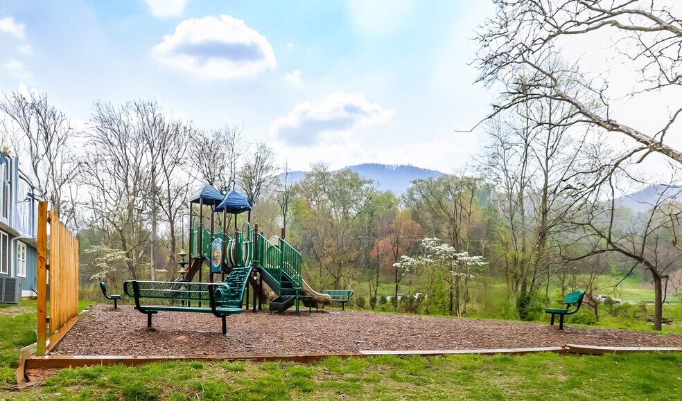 Building Photo - 504 Sycamore Br Rd