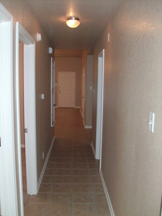 Building Photo - 3 Bedroom / 2 Bath Duplex – Clear Creek Area – Killeen, TX