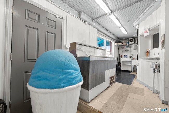 Building Photo - 712 Madison Ave