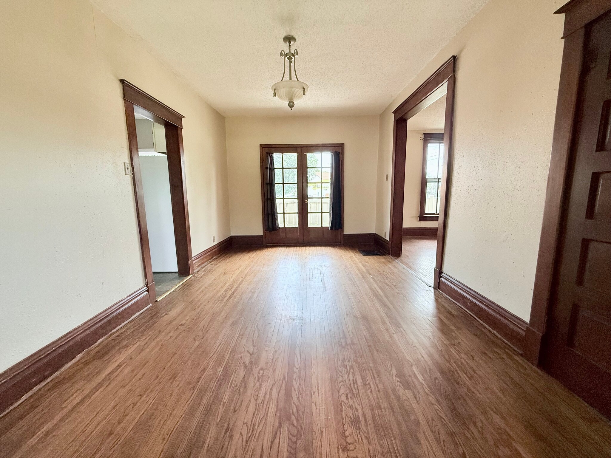 Dining Room - 615 W 2nd St