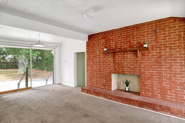 Building Photo - 517 Lakewood Rd