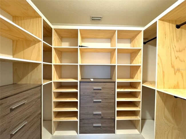 Building Photo - 1514 Poe St