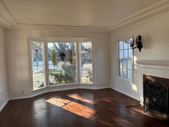 Living room - 1916 S Holt Ave
