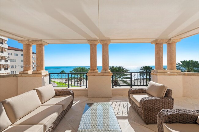 Building Photo - 7642 Fisher Island Dr